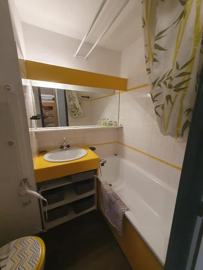 Апартаменты Appartement Le Necou Reberty 2000 4-5 Personnes Сен-Мартен-де-Бельвиль