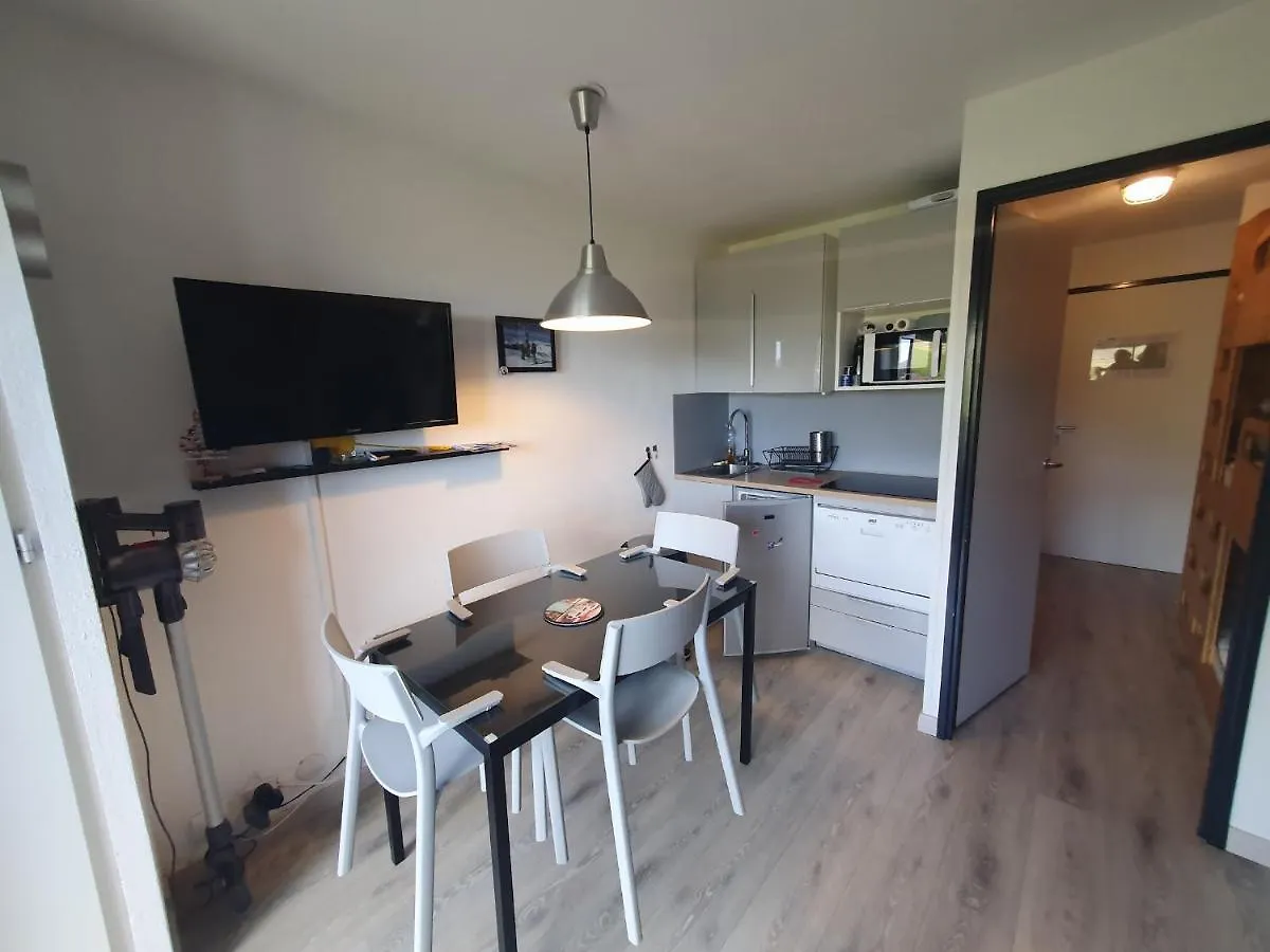 Апартаменты Appartement Le Necou Reberty 2000 4-5 Personnes Сен-Мартен-де-Бельвиль